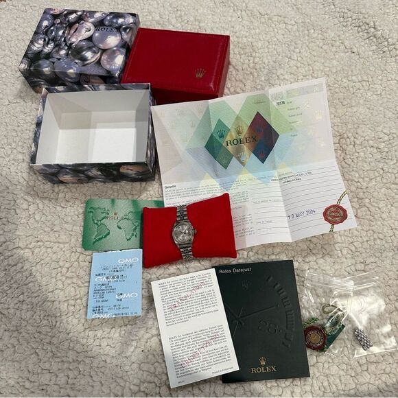 Rolex Datejust Stainless Steel 26mm Silver Roman Dial 79174 Womens - Picture 10 of 11